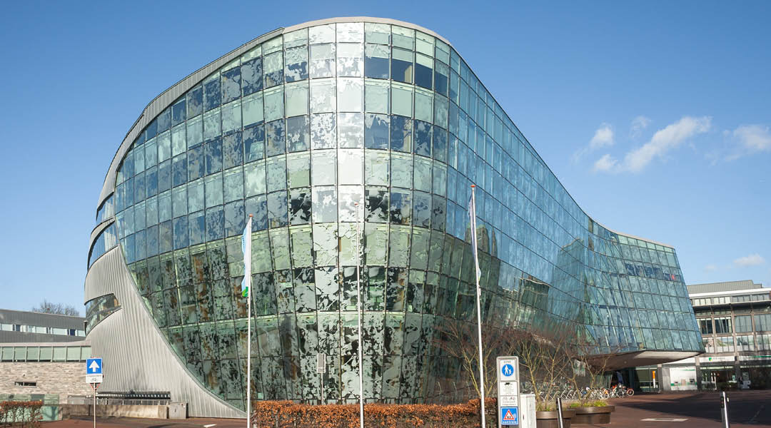 Alphen-aan-den-rijn-gemeentehuis